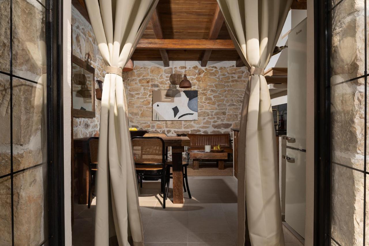 Blacksmith'S House - Rental House With Heated Pool Posedarje Exterior foto