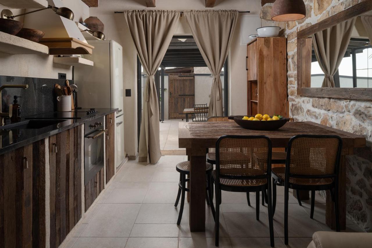 Blacksmith'S House - Rental House With Heated Pool Posedarje Exterior foto