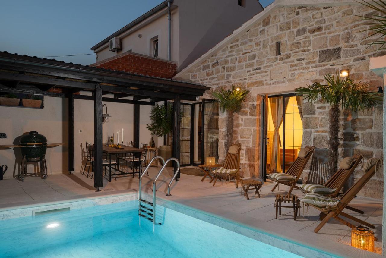 Blacksmith'S House - Rental House With Heated Pool Posedarje Exterior foto